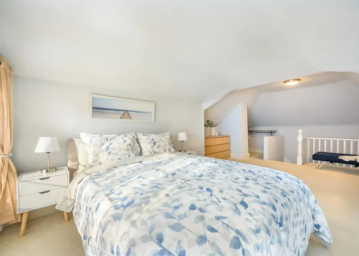Upgraded Home With 5 Bedroom 4 Bath 4 Free Gated Parking Space, Family,Ev,Rv Friendly