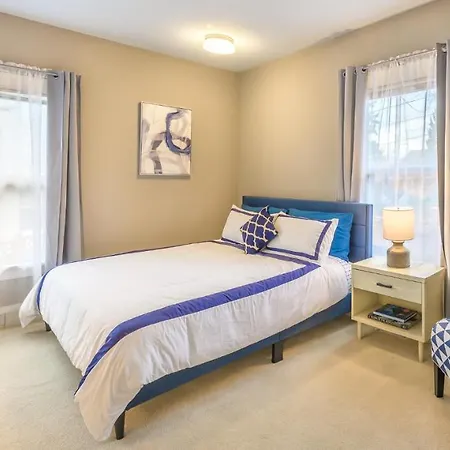 Upgraded Home With 5 Bedroom 4 Bath 4 Free Gated Parking Space, Family,Ev,Rv Friendly Seattle Exterior photo