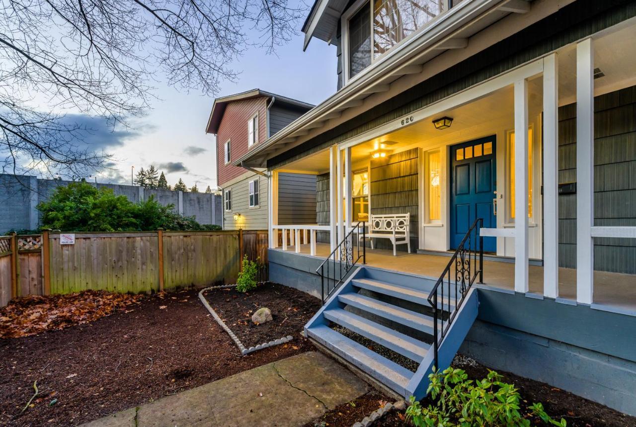 Casa vacanze Upgraded With 5 Bedroom 4 Bath 4 Free Gated Parking Space, Family,ev,rv Friendly Seattle