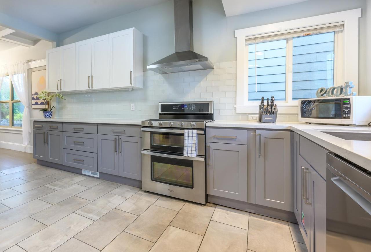 Casa vacanze Upgraded With 5 Bedroom 4 Bath 4 Free Gated Parking Space, Family,ev,rv Friendly Seattle